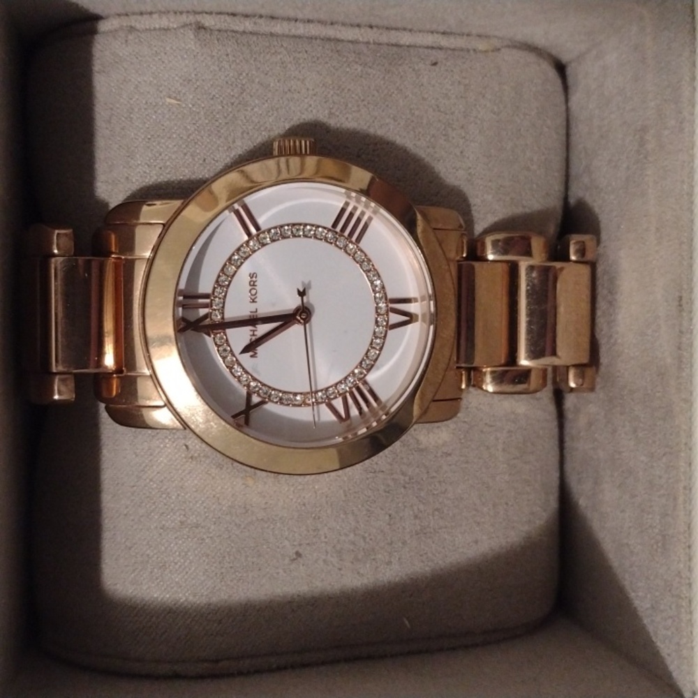Micheal kors rose gold watch